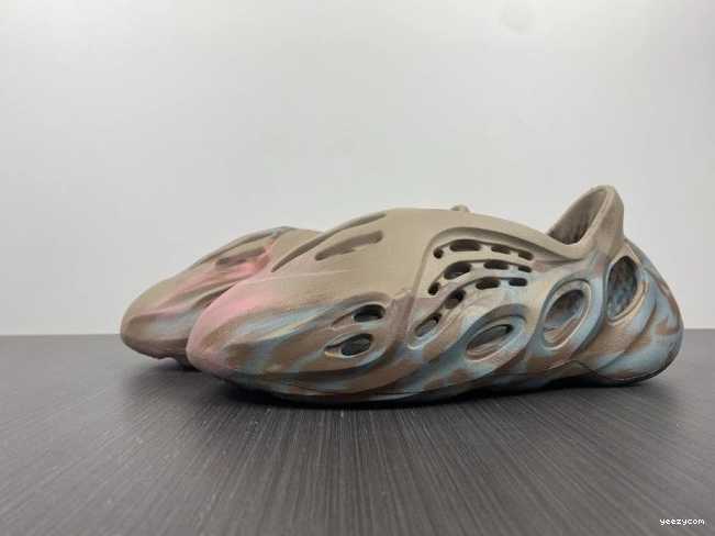 GY3969 Adidas Runner Foam Yeezy 1023